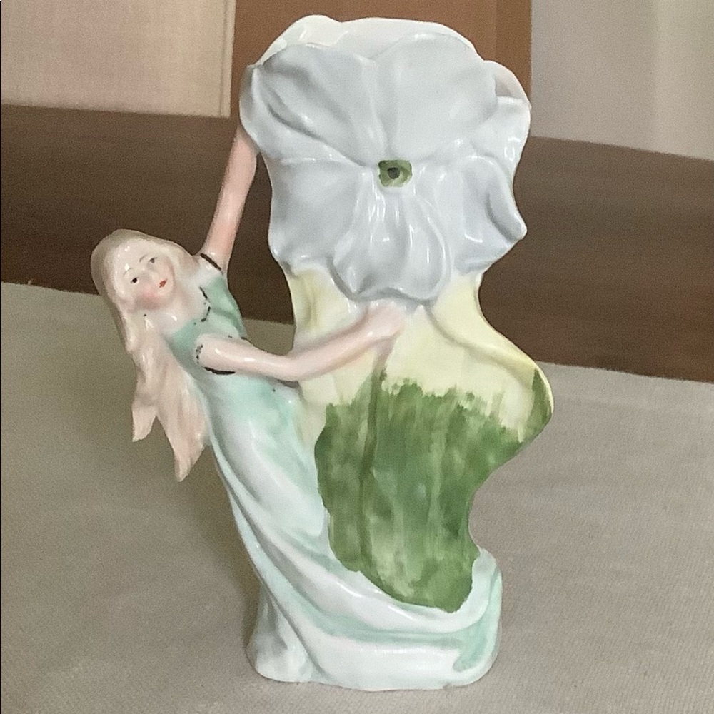 Beautiful Vintage porcelain fairy\flower vase